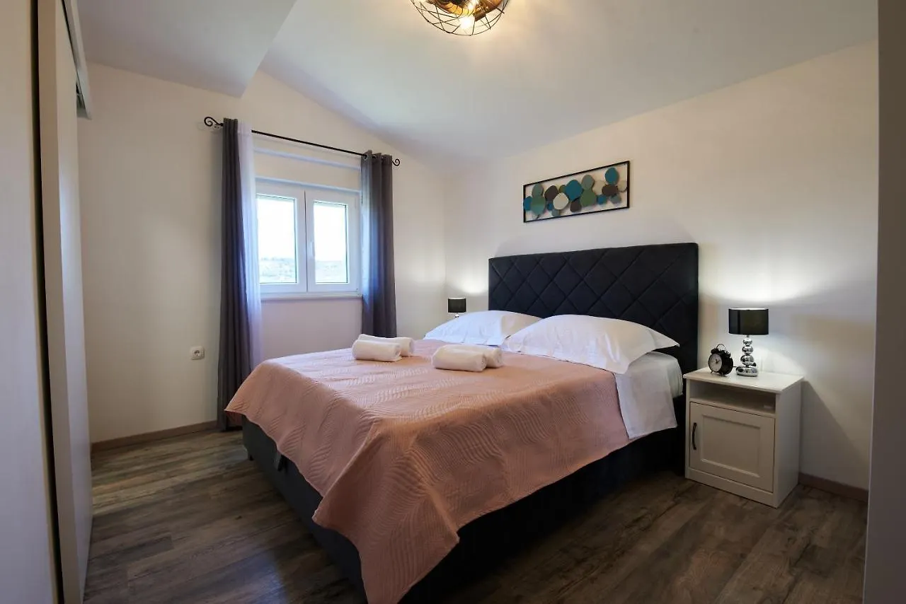 Apartment Ljubica Ljubac  Croatia