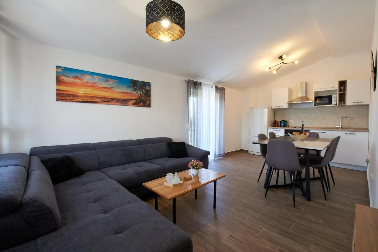 Apartment Ljubica Ljubac  0*, Ljubac (Zadar)