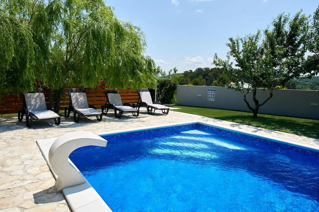 Apartment Ljubica Ljubac  Croatia